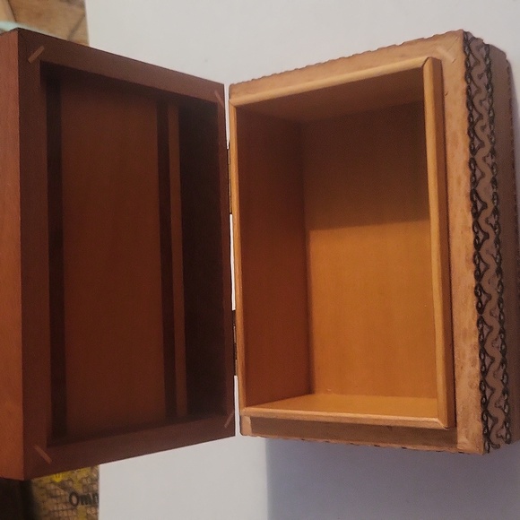 Hand Painted Box - Picture 8 of 8